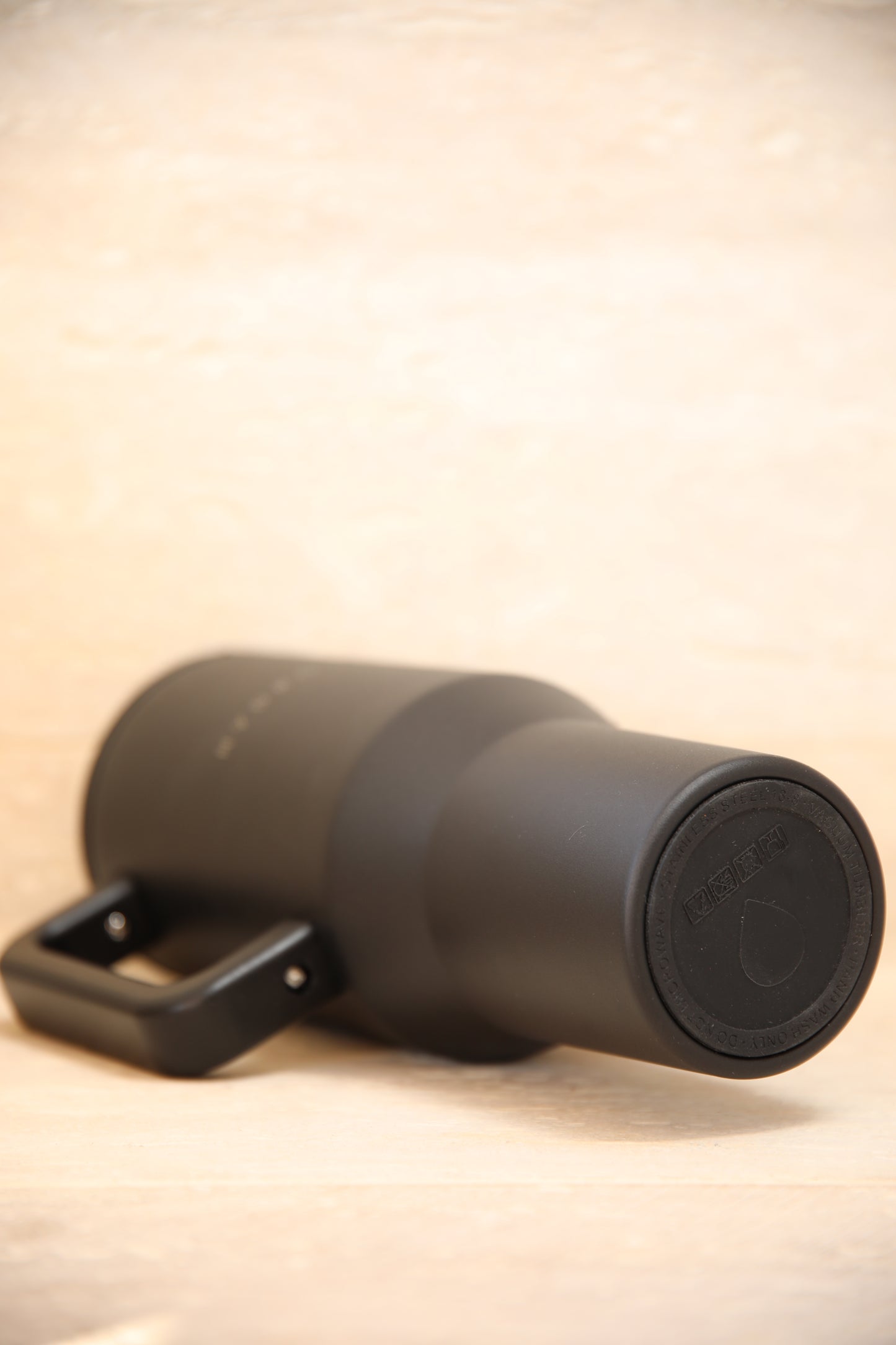 HYDRO SIPS Travel Tumbler - Fekete